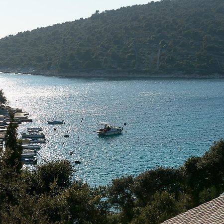 Holiday Home Mirna Vala Sevid Bagian luar foto