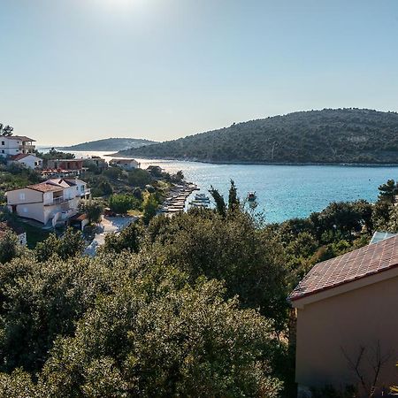 Holiday Home Mirna Vala Sevid Bagian luar foto