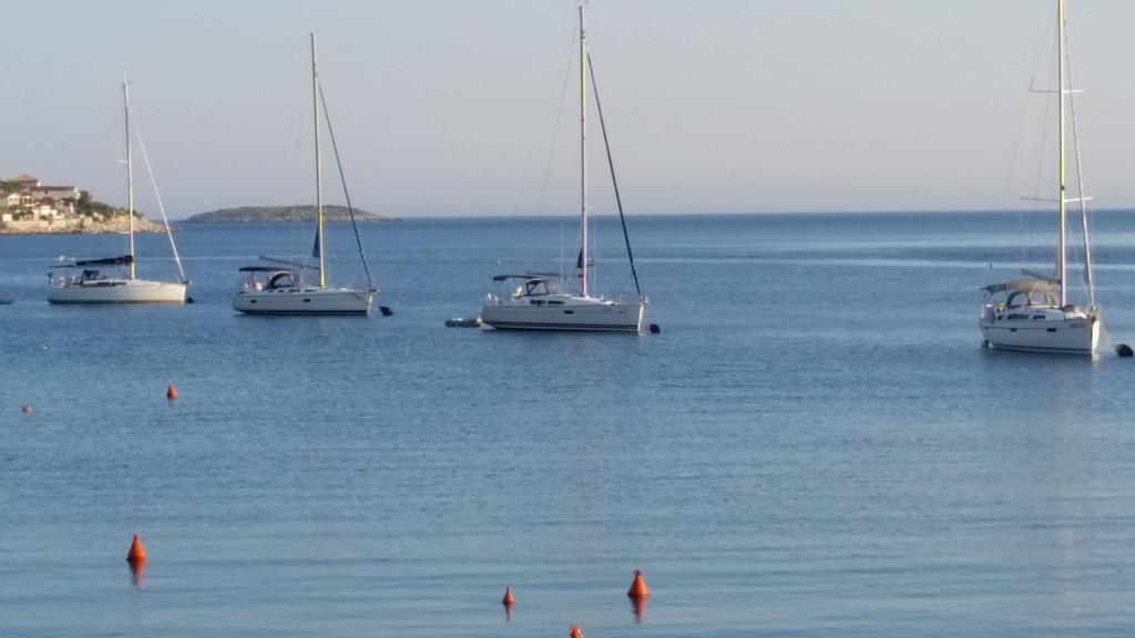Holiday Home Mirna Vala Sevid Bagian luar foto