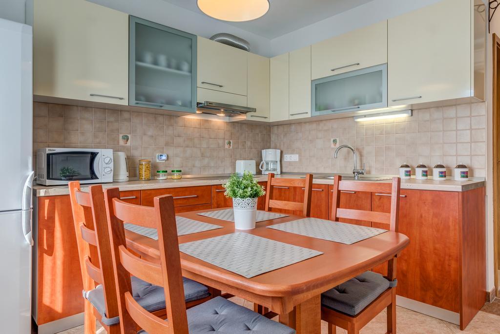 Holiday Home Mirna Vala Sevid Bagian luar foto