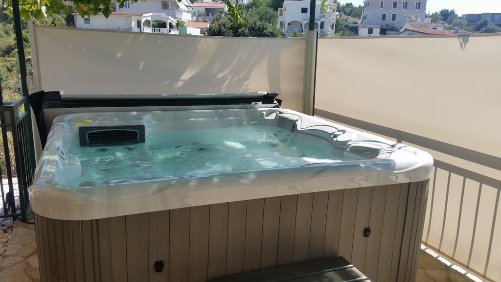 Holiday Home Mirna Vala Sevid Bagian luar foto