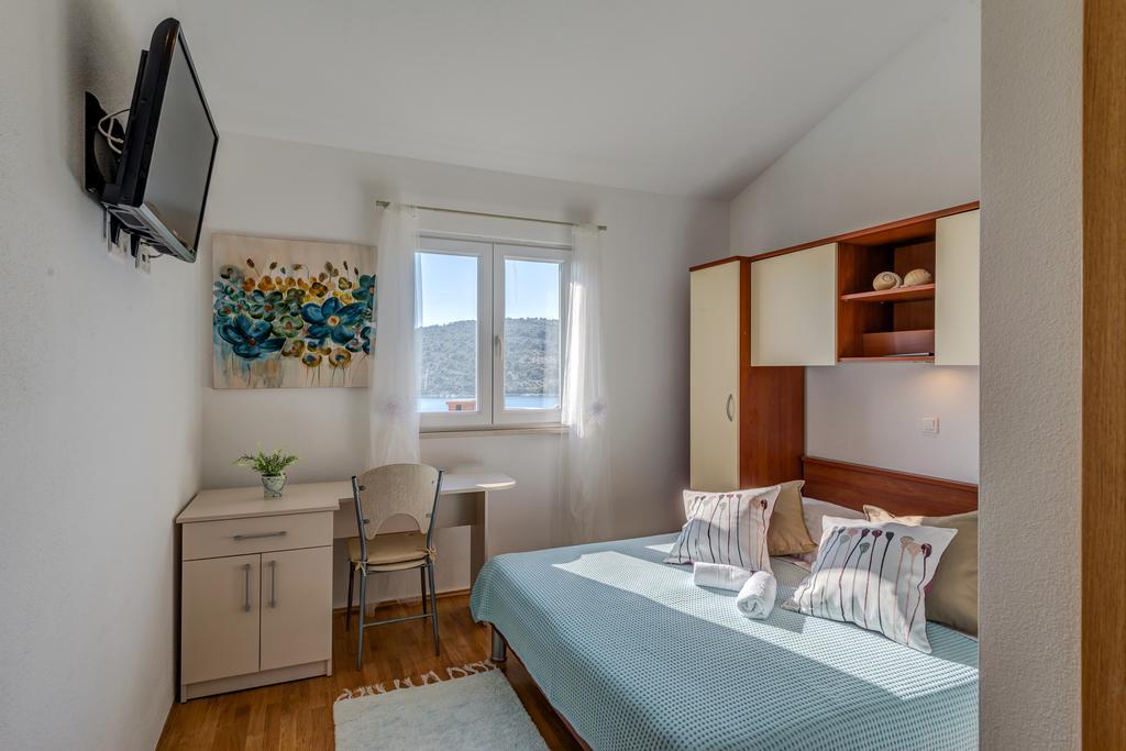 Holiday Home Mirna Vala Sevid Bagian luar foto