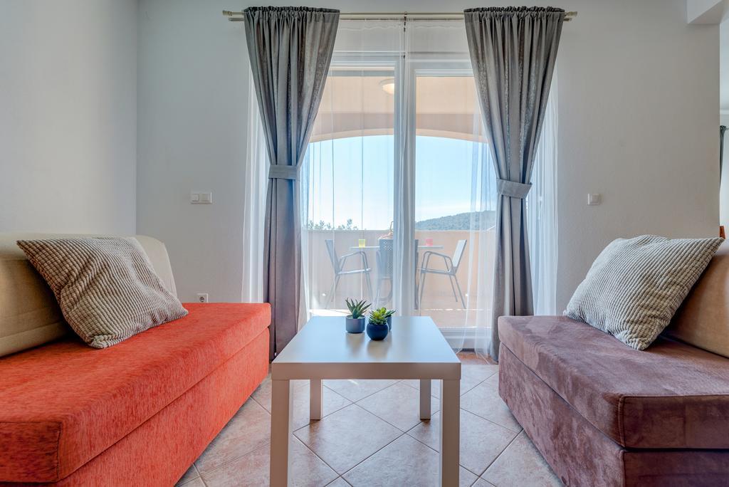 Holiday Home Mirna Vala Sevid Bagian luar foto