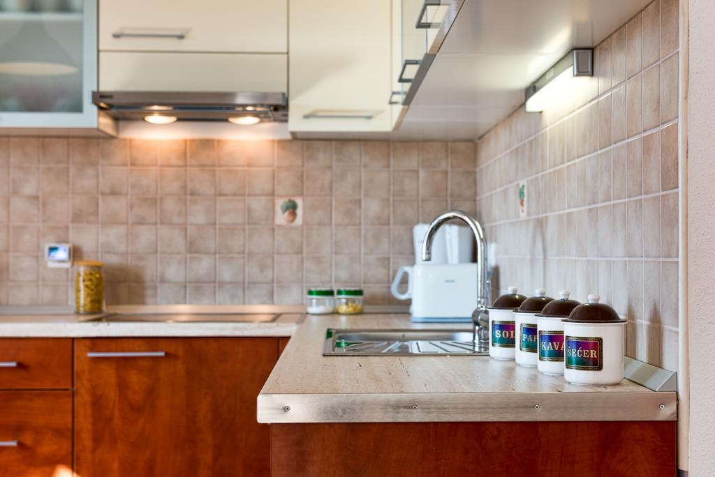 Holiday Home Mirna Vala Sevid Bagian luar foto